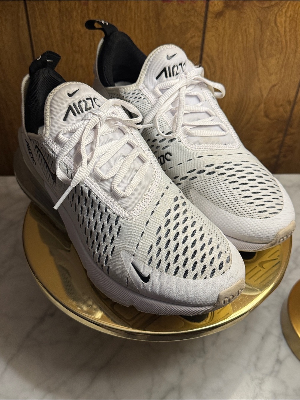 Nike Women’s White and Black Air Max 270 Sneakers Size 8